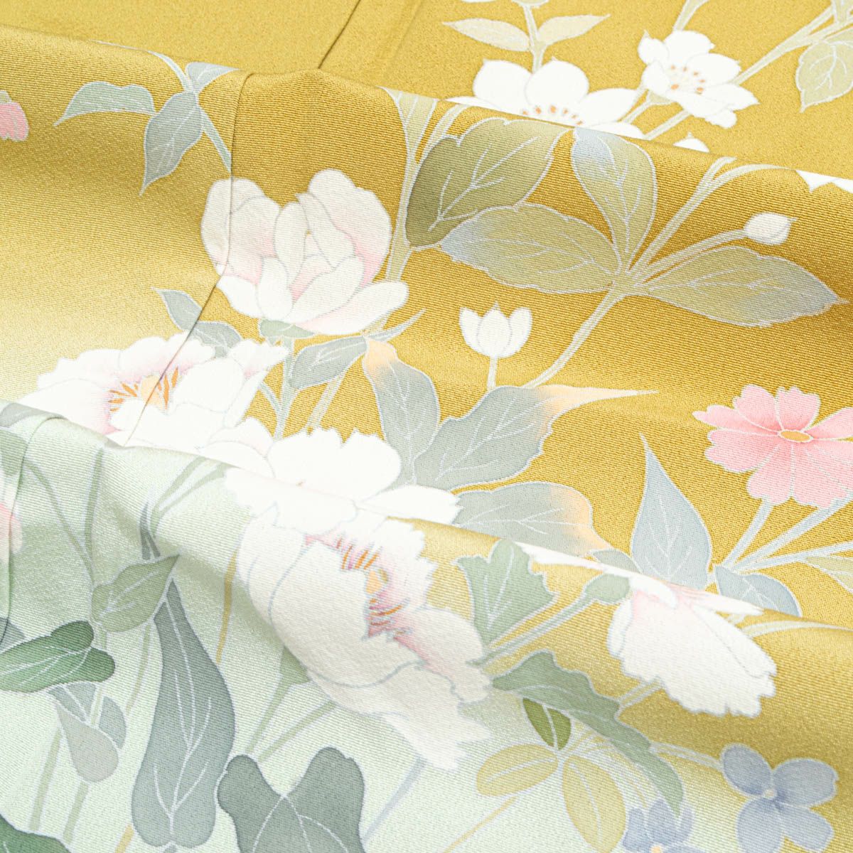 すごい値！付下げ 袷 着物 正絹 ぼかし染 刺繍 黄ベージュ 草花文 一つ紋 丸に武田菱 フォーマル 中古 身丈170 裄66 Ｌ みやがわ nek00498 すごい値！付下げ 袷 着物 正絹 ぼかし染 刺繍 黄ベージュ 草花文 一つ