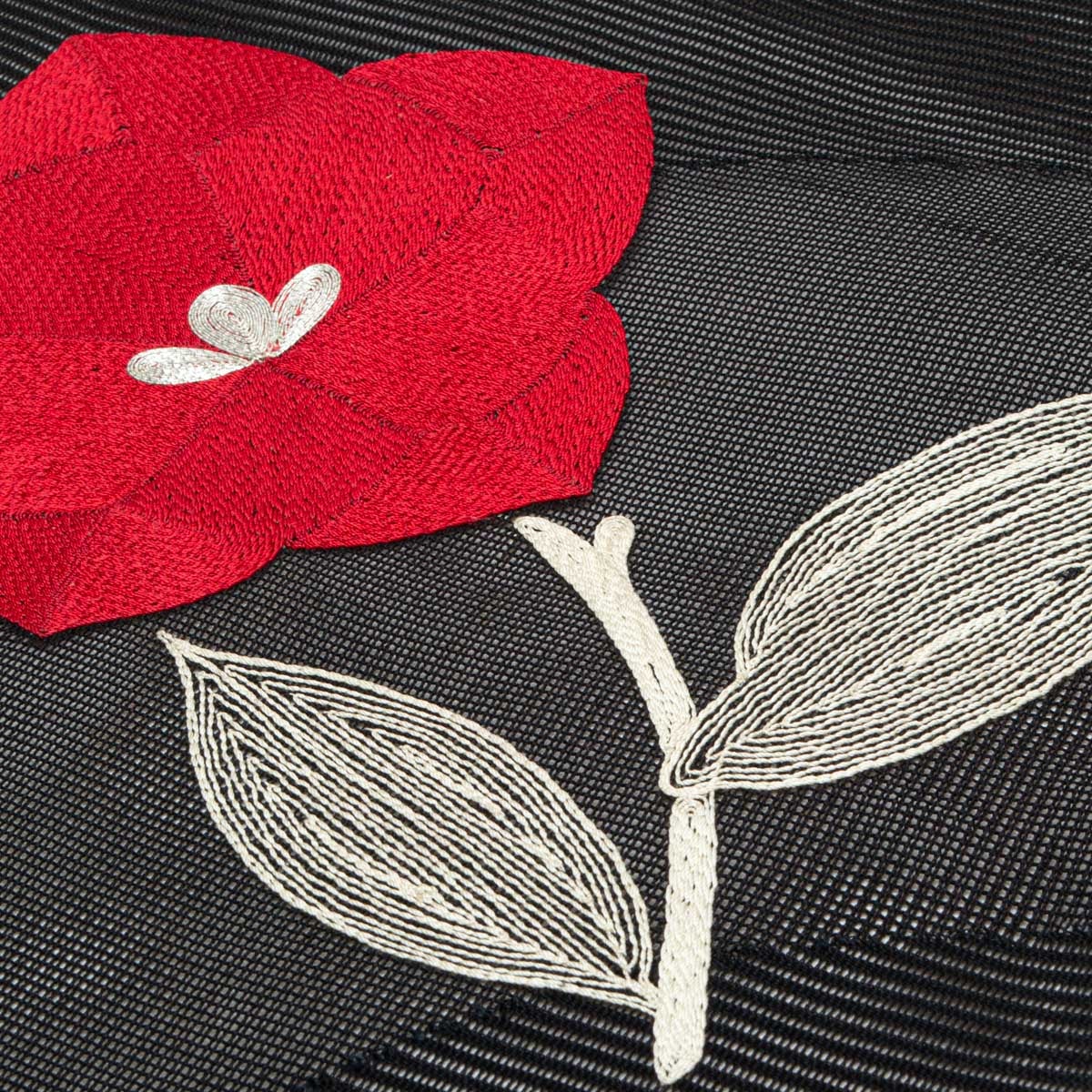 盛夏用】名古屋帯 刺繍 花文 絽 黒地 赤 銀糸入り 西陣織 正絹 九寸