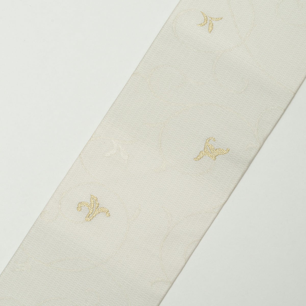 I 美品 夏物 丸に唐草唐花 金糸 六通 正絹 薄物 絽 紗 名古屋帯 新品】名古屋帯 盛夏用 絽 唐織 花唐草文 白 金糸 佐々木染織謹製