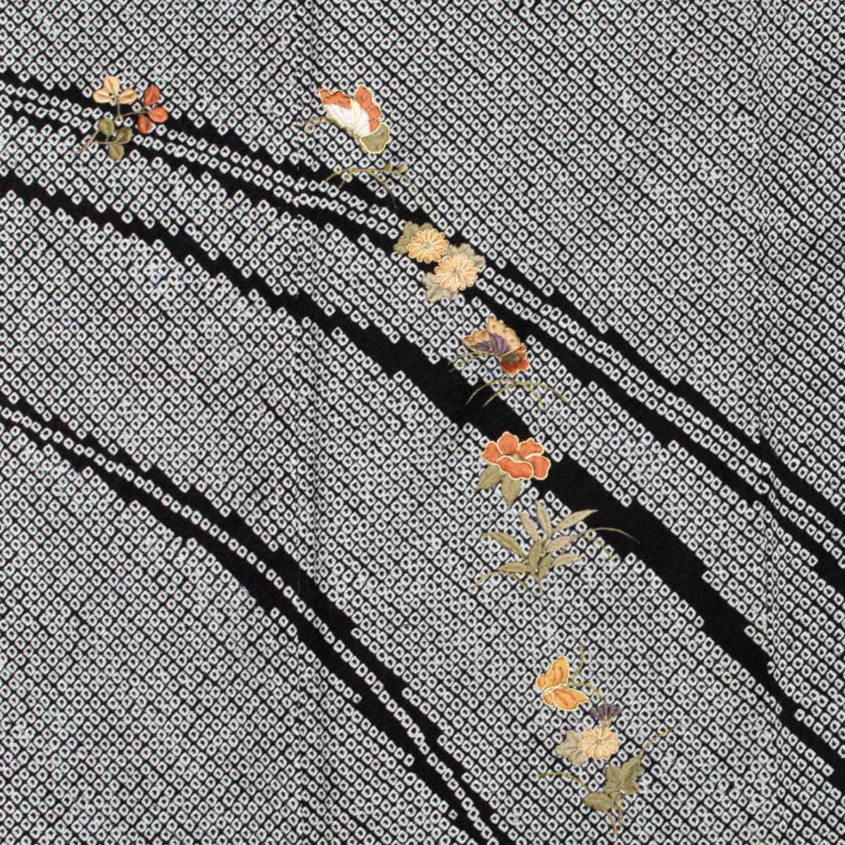 美品】訪問着 総絞り 刺繍 花文 黒 正絹 袷 身丈：約152cm 裄：約63cm