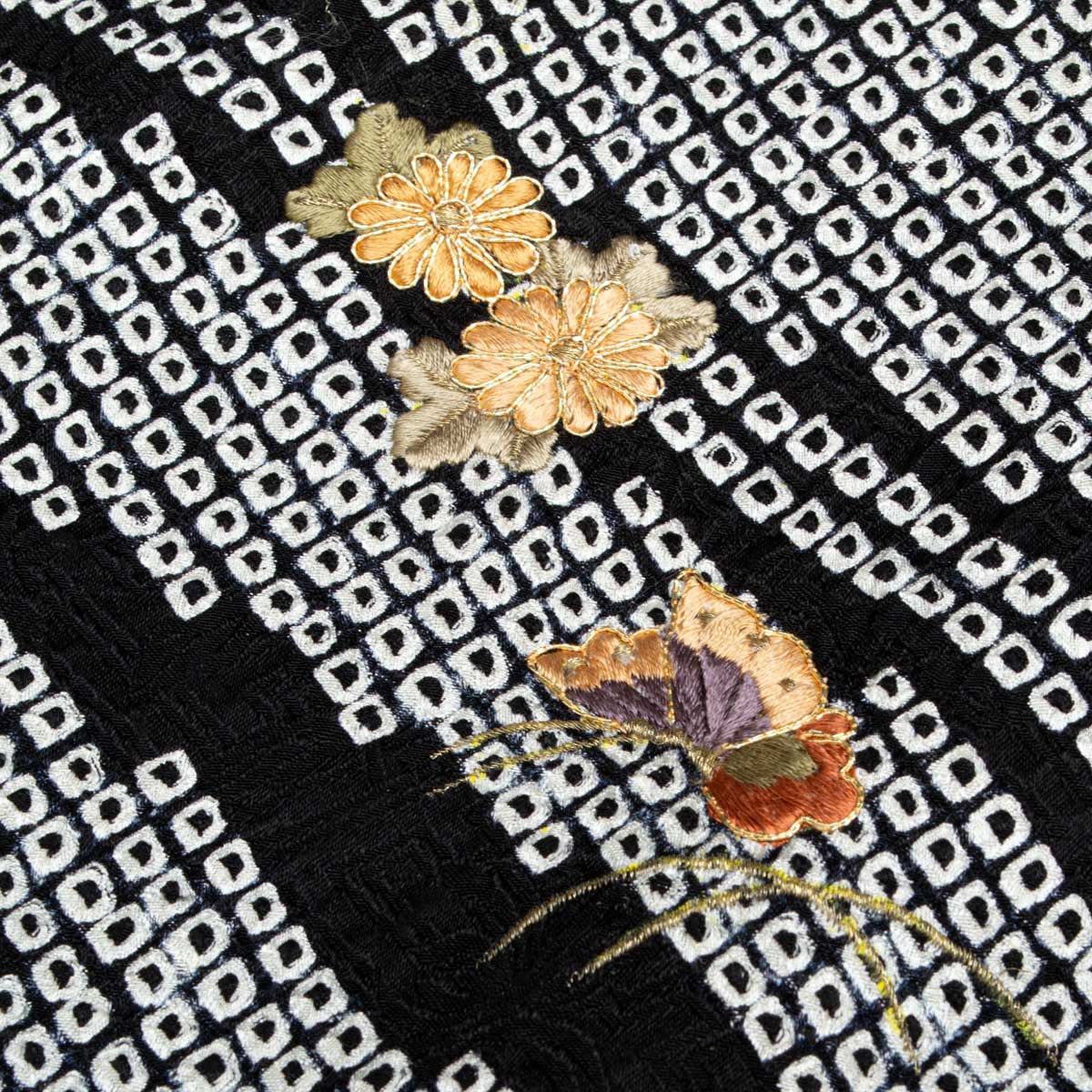 美品】訪問着 総絞り 刺繍 花文 黒 正絹 袷 身丈：約152cm 裄：約63cm