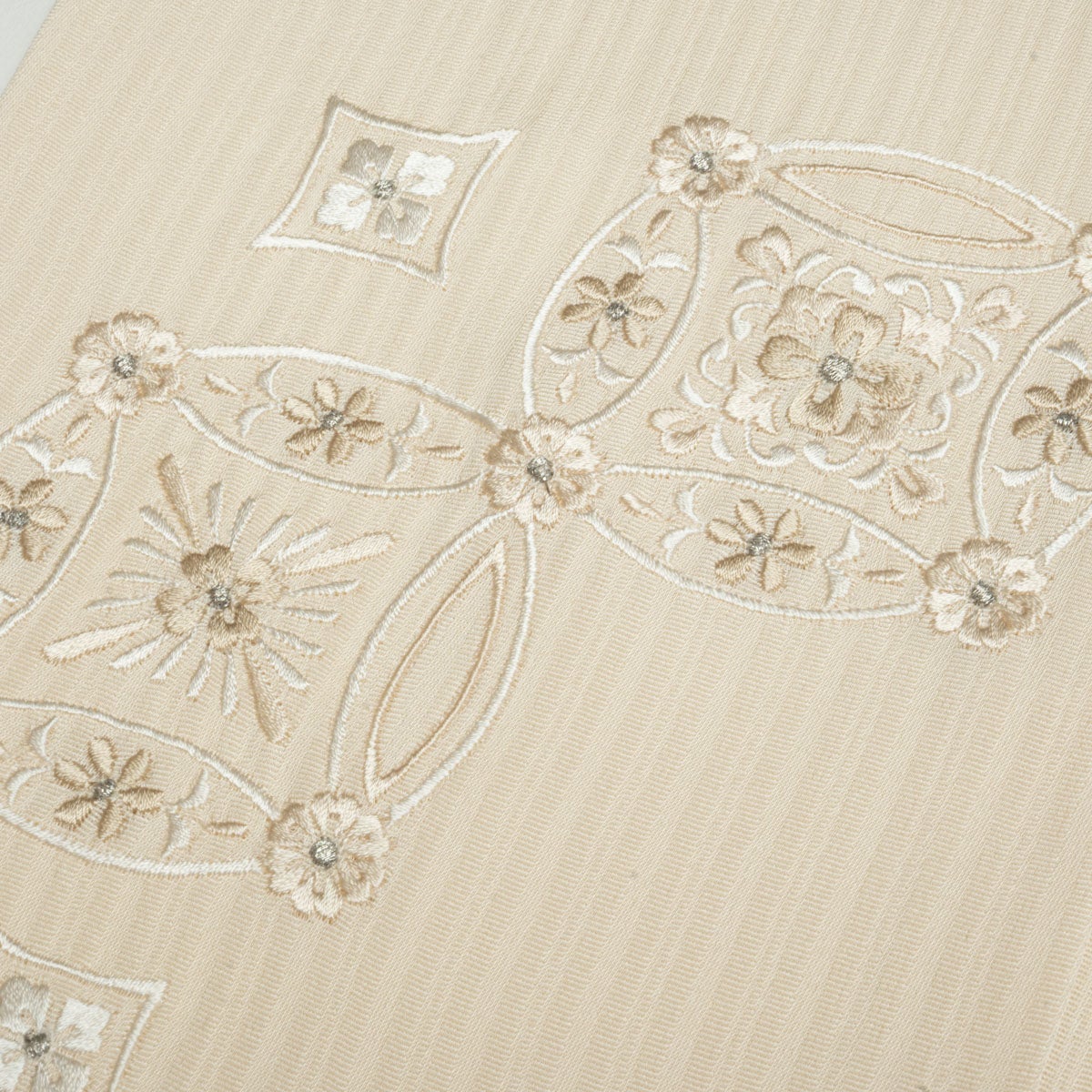 訪問着 刺繍 七宝繋ぎ アイボリー 正絹 袷 身丈：約161cm 裄：約68cm