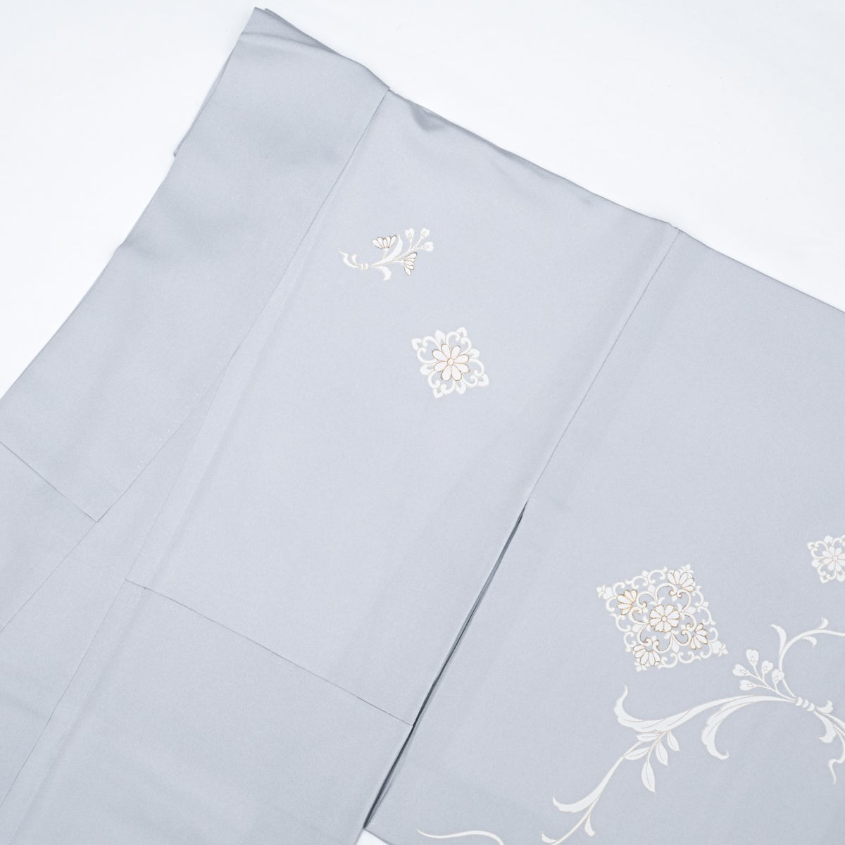 京友禅】訪問着 唐花文 金糸刺繍 金彩 クラウドブルー 正絹 袷 身丈